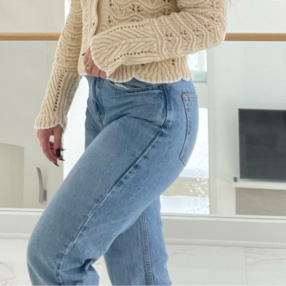 ASOS DESIGN Petite high rise slouchy mom jeans - Picture 4 of 5
